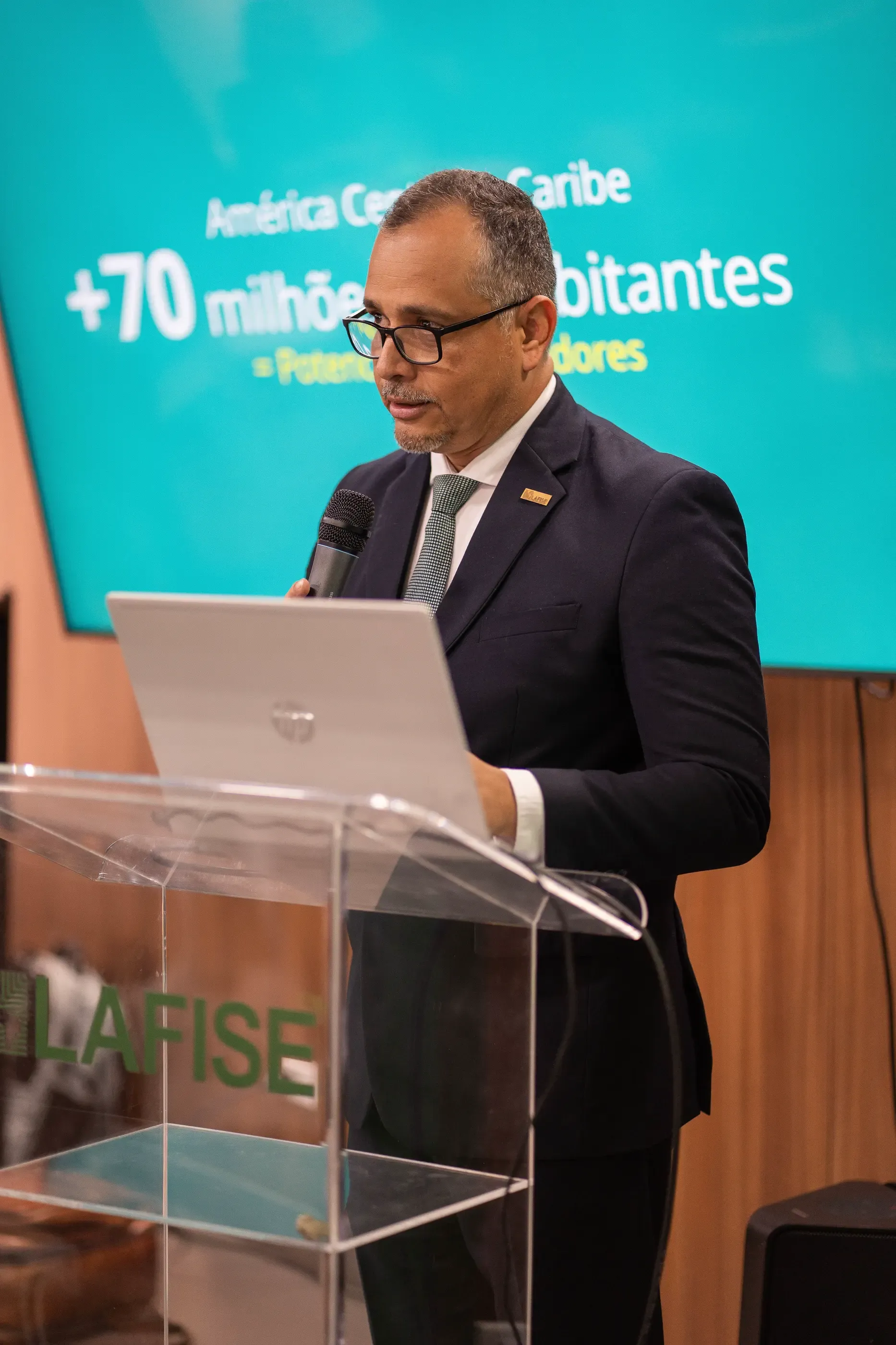 Banco LAFISE representative during the forum opening